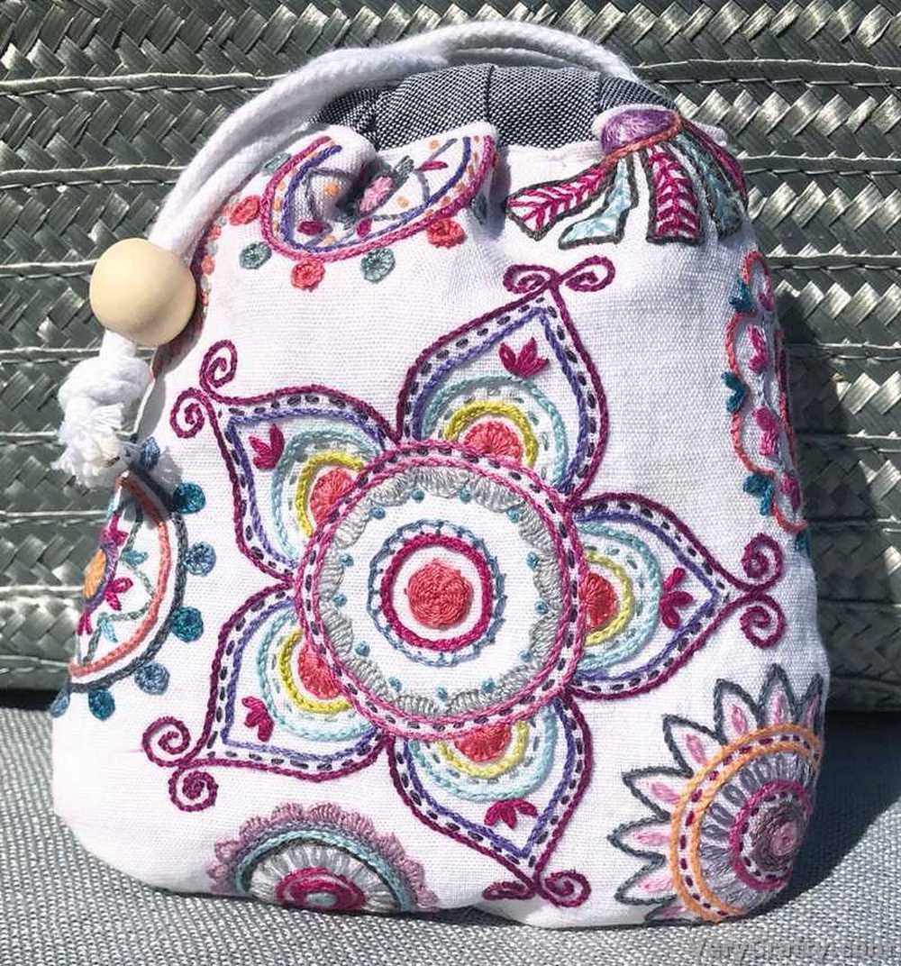 Mandala Drawstring Bag Embroidery Kit ~ Un Chat dans L'Aiguille
