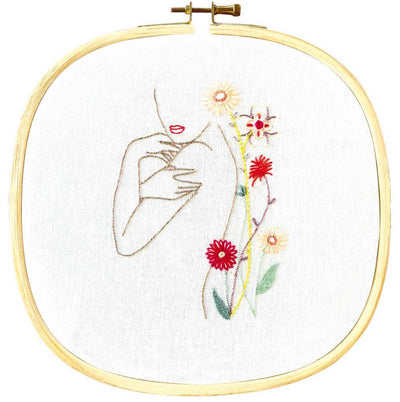 Timid Minimalist Embroidery Kit ~ Un Chat Dans L'Aiguille