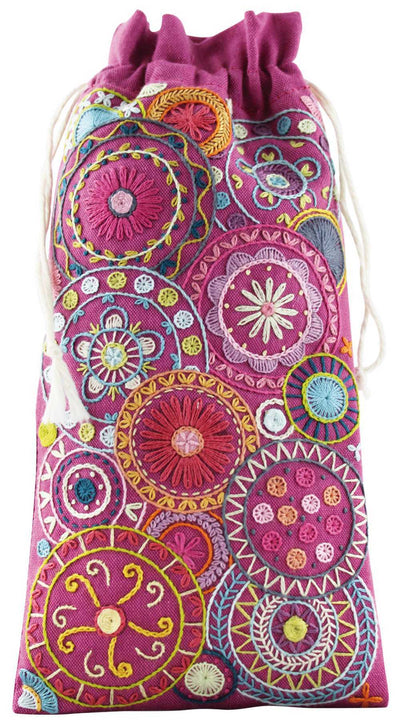 Mandala Glasses Case Embroidery Kit ~ Un Chat dans L'Aiguille