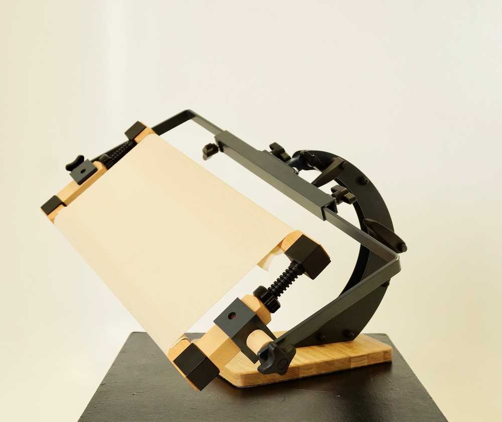Omanik Walley Table Top Stand & Magnifier Package FLASH
