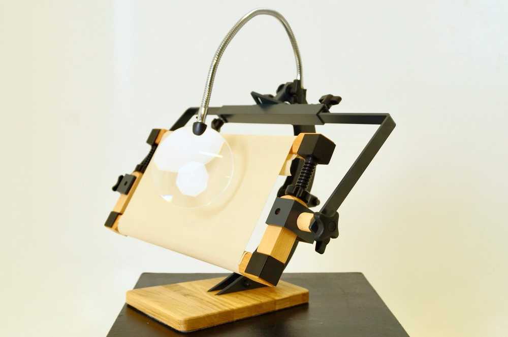 Omanik Walley Table Top Stand & Magnifier Package FLASH