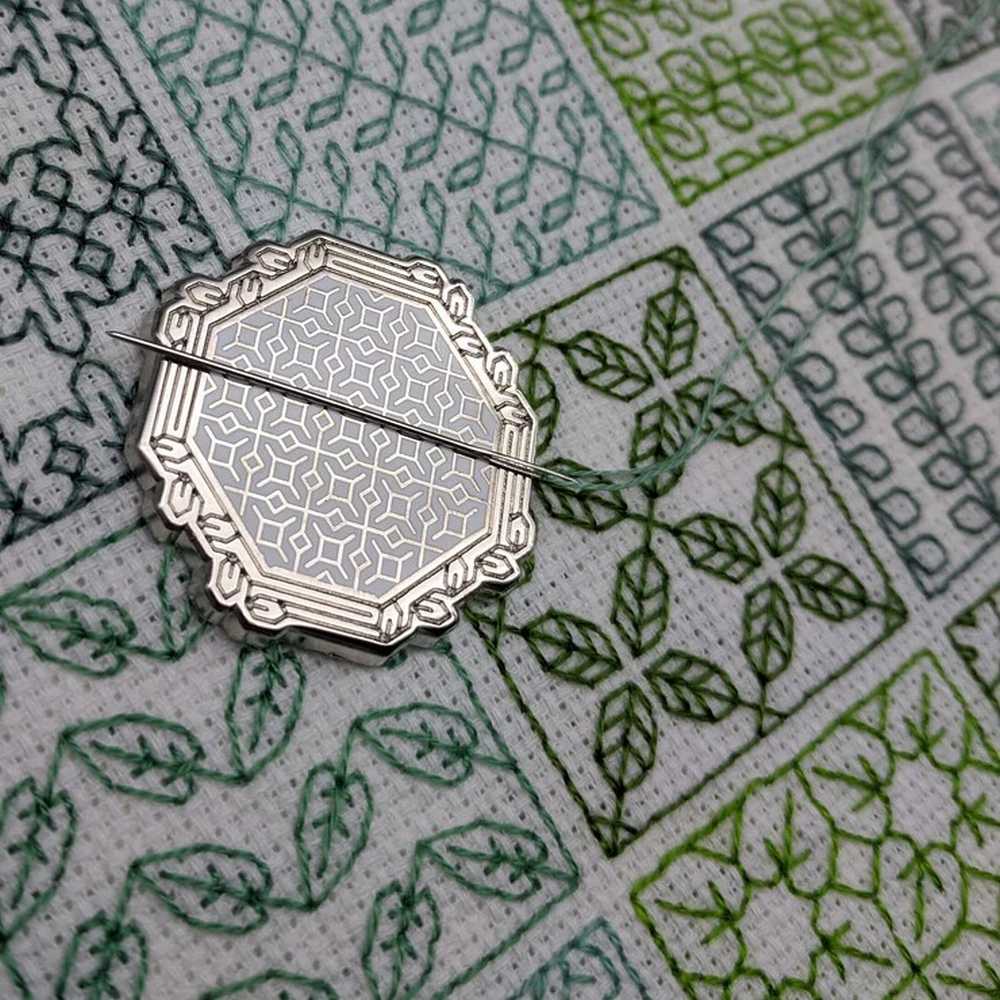 Leafy Frame Needle Minder - The Steady Thread