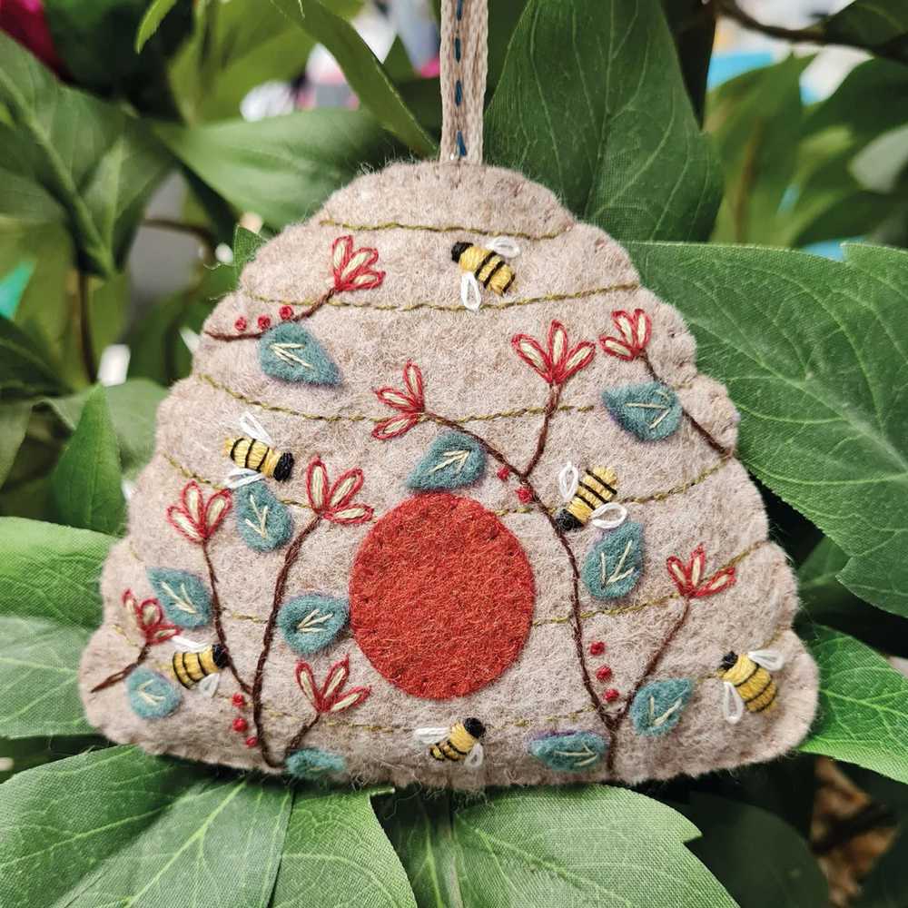 (Corinne Lapierre) Wool Mix Felt Craft Kits Birdhouse & Birds