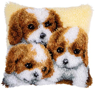 Three Dogs Latch Hook Cushion Kit - Vervaco
