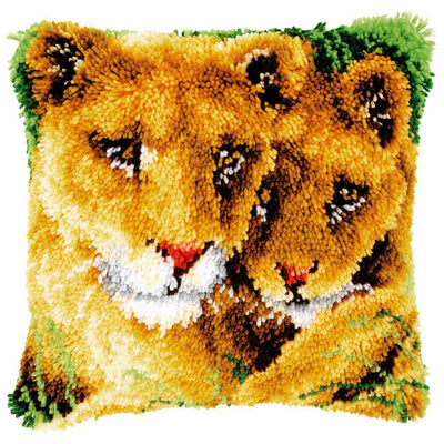 Cushion: Lioness and Cub Latch Hook Kit Vervaco