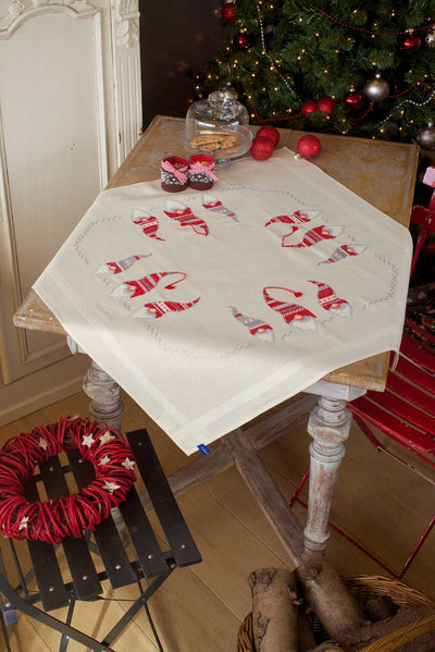 Embroidery: Tablecloth: Christmas Elves Embroidery Kit Vervaco