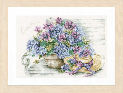 Lanarte Cross Stitch Kit - Hydrangea on a Bench (Evenweave)