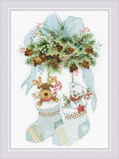 Riolis Cross Stitch Kit - Bear, Cones and Deer