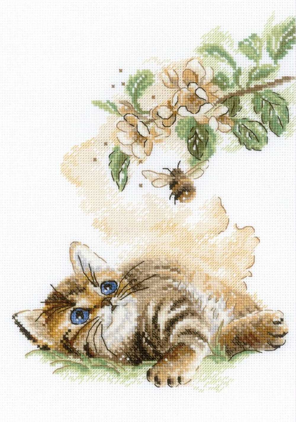 Riolis Cross Stitch Kit - Flight of the Bumble Bee