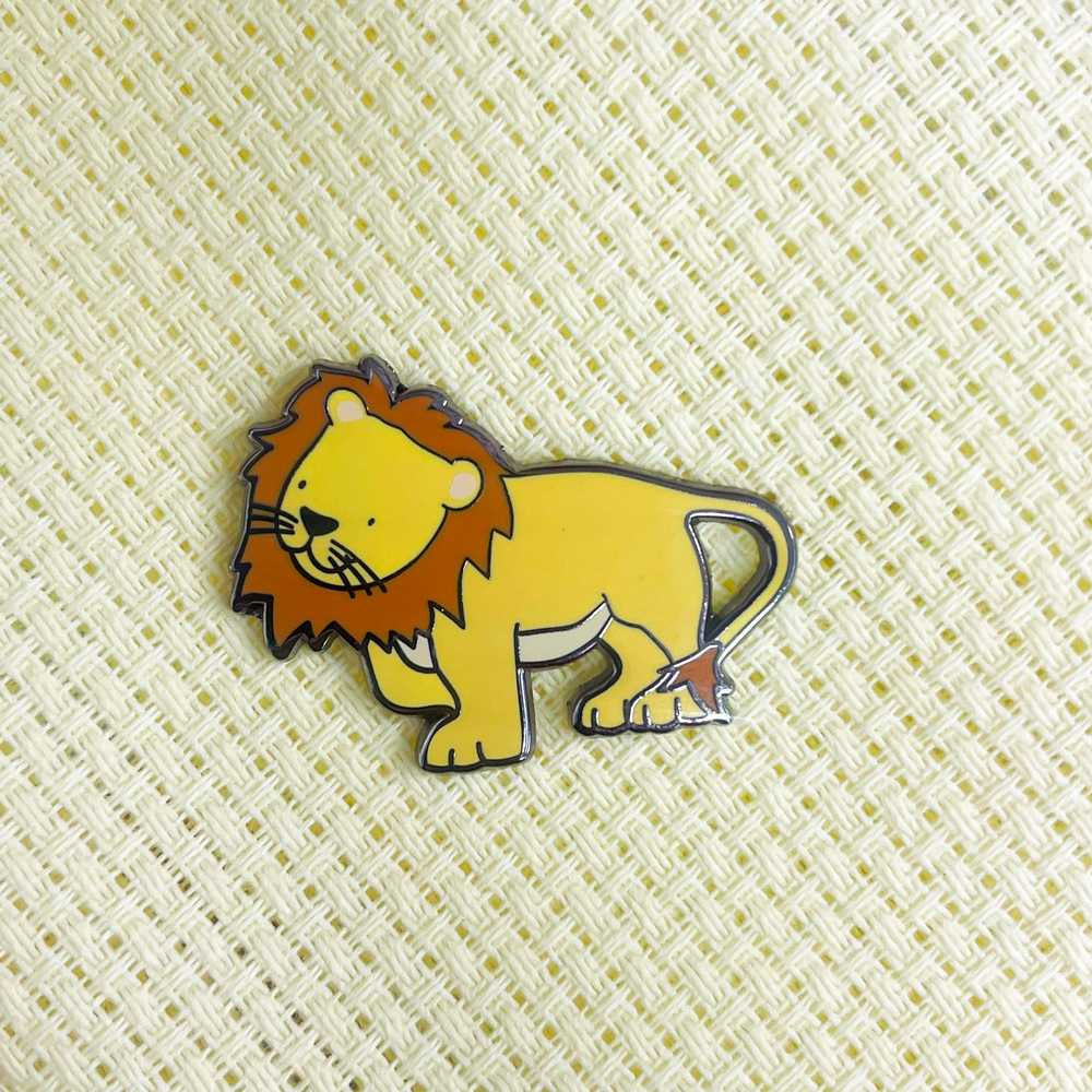 Leo The Lion NEEDLE MINDER ~ Bothy Threads