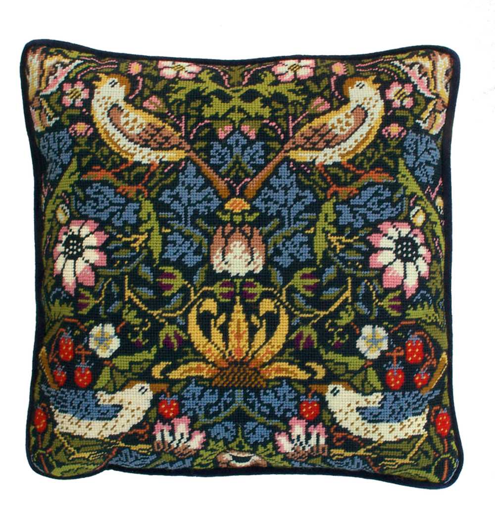 William Morris - Strawberry Thief - Bothy Threads Tapestry Kit