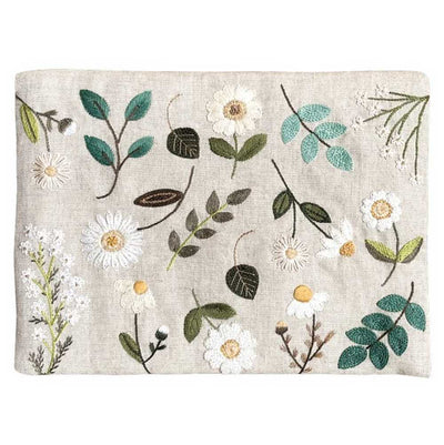 Floral Pouch Louise Embroidery Kit ~ Un Chat dans L'Aiguille