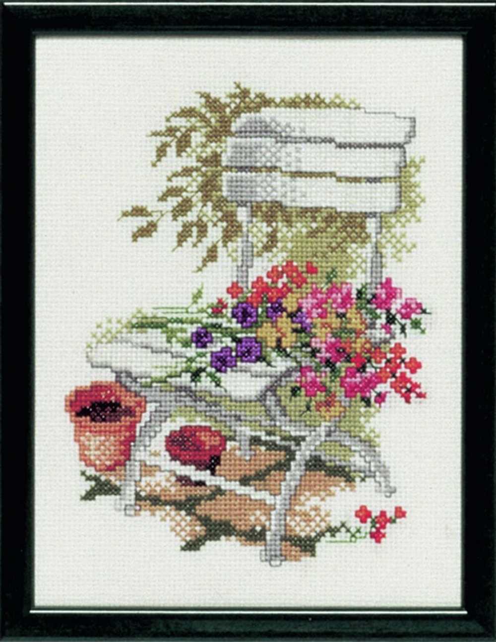 Pako Floral Seat  Cross Stitch Kit