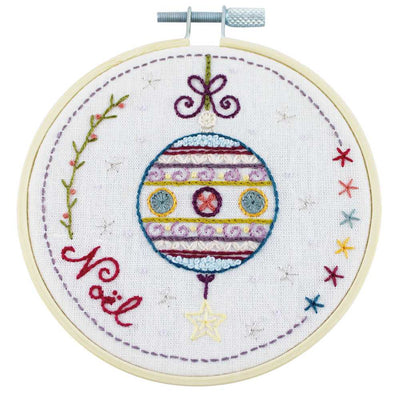 Christmas Bauble Embroidery Kit ~ Un Chat Dans L'Aiguille