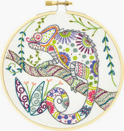 Leon the Chameleon (No hoop) Embroidery Kit ~ Un Chat Dans L'Aiguille
