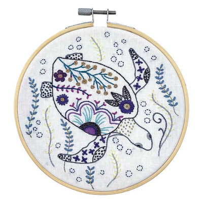 Elijah the Turtle  Embroidery Kit ~ Un Chat Dans L'Aiguille