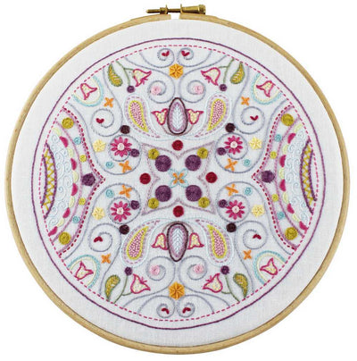 Mandala No6  Embroidery Kit ~ Un Chat Dans L'Aiguille