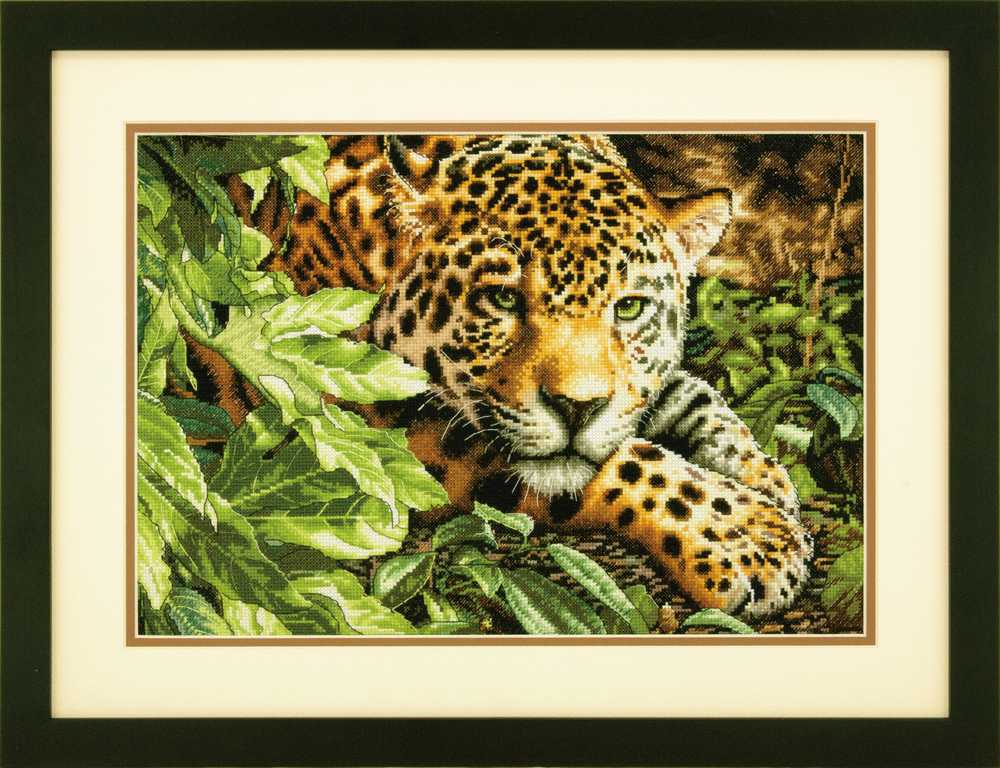 Leopard In Repose Cross Stitch Kit - Dimensions Gold