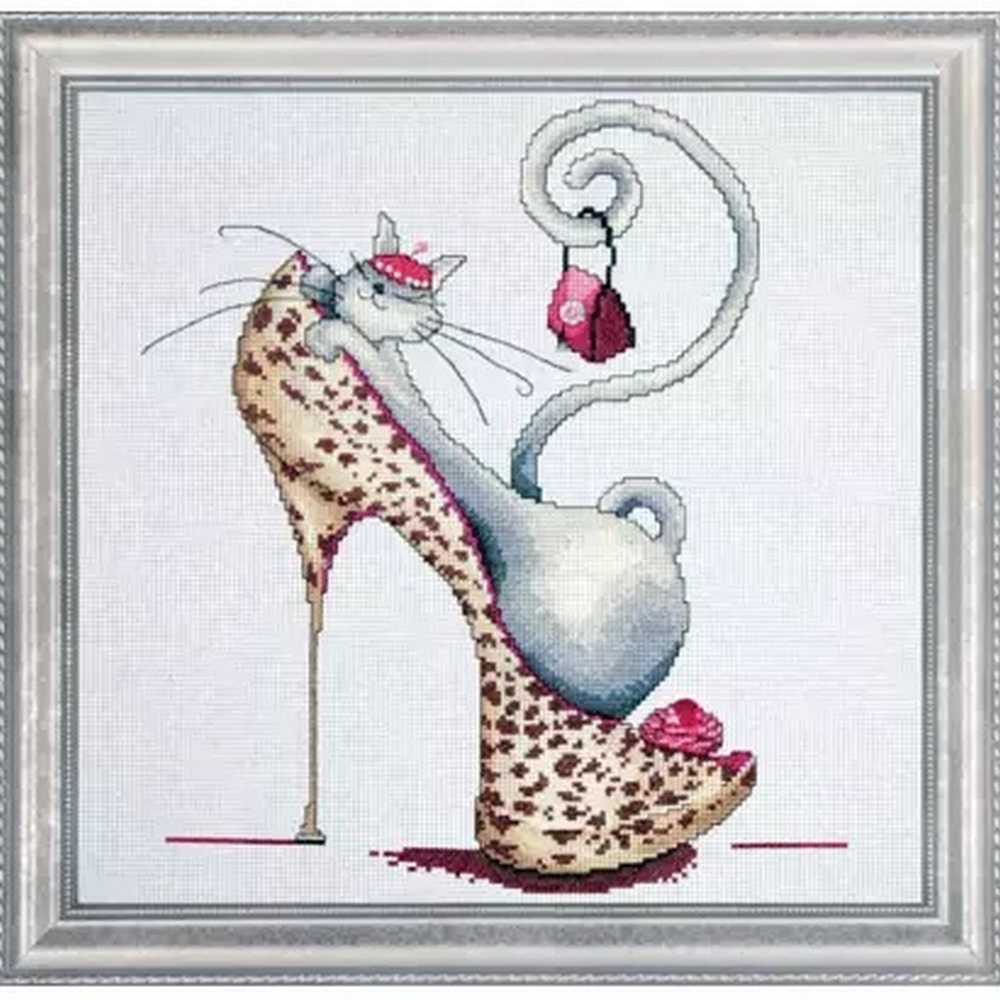 Fashionista Cat Shoe Cross Stitch Kit - Design Works