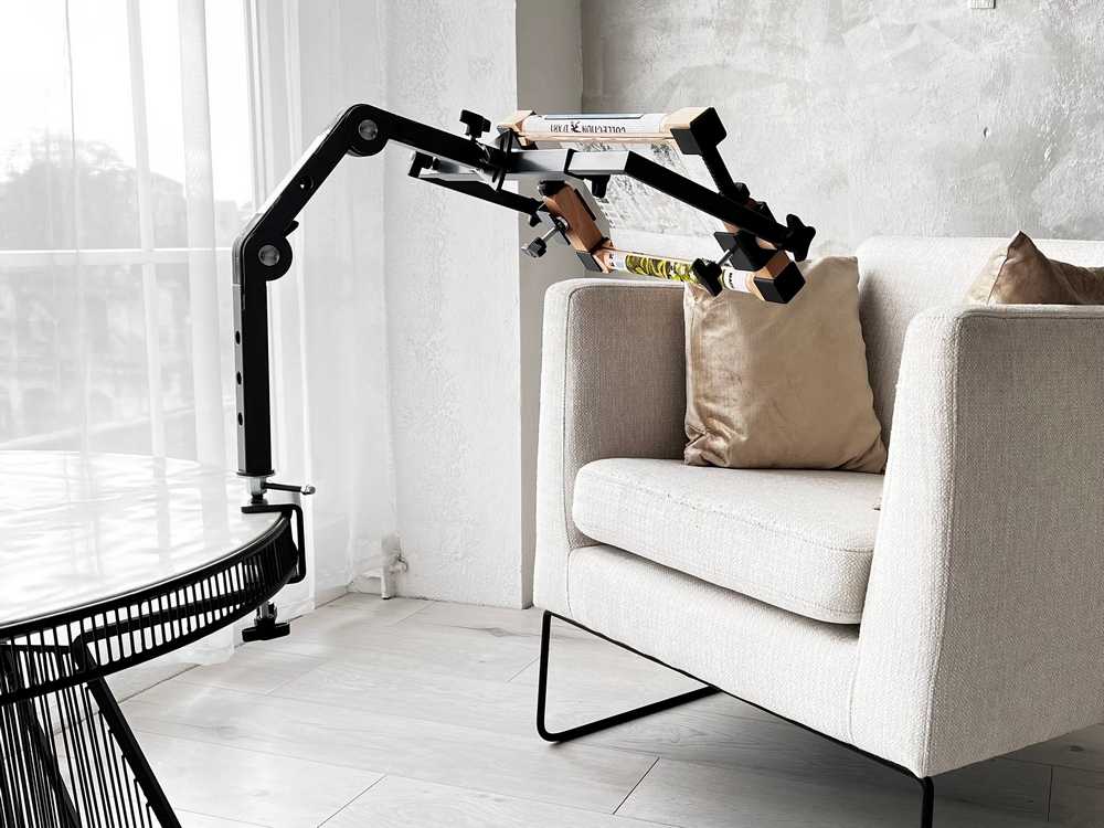 Omanik Factory Mantis Table Stand