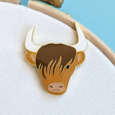 Highland Cow NEEDLE MINDER ~ Paraffle Embroidery