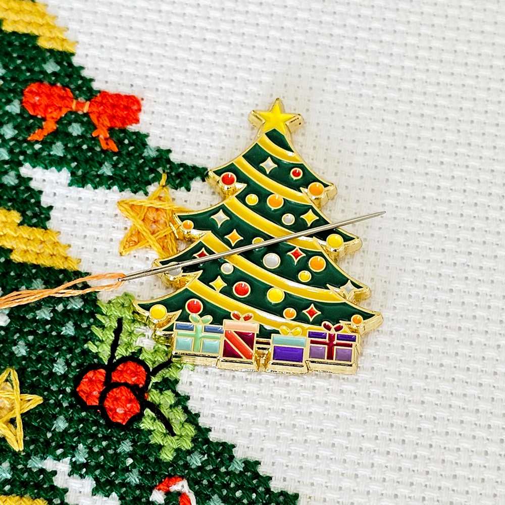 Christmas Tree Needle Minder ~ Meloca Designs