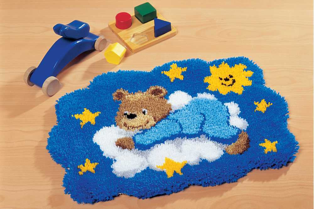 Rug: Bear on Cloud Latch Hook Kit Vervaco