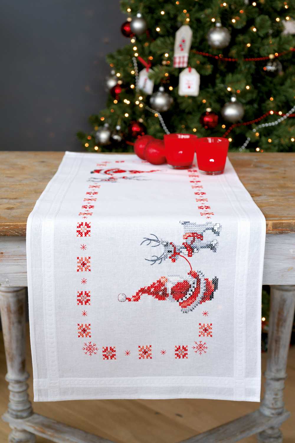 Runner: Christmas Elves Embroidery Kit Vervaco