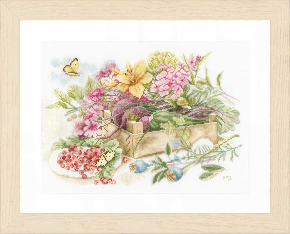 Lanarte Cross Stitch Kit - In the Garden