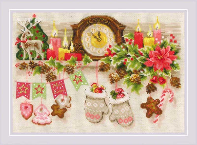 Riolis Cross Stitch Kit - Christmas Shelf